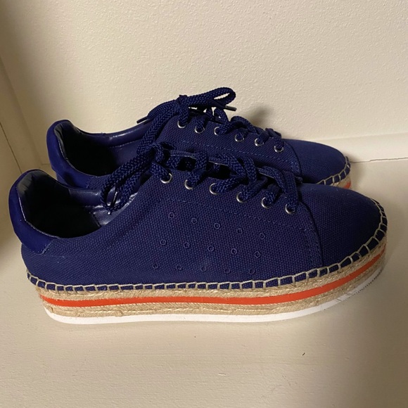Vince Camuto - Navy Platform Tennis Shoes - W 7 - Picture 2 of 7